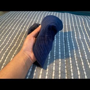 Corduroy dark blue hat